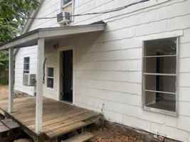 featured image of 1659 S Maple Ave