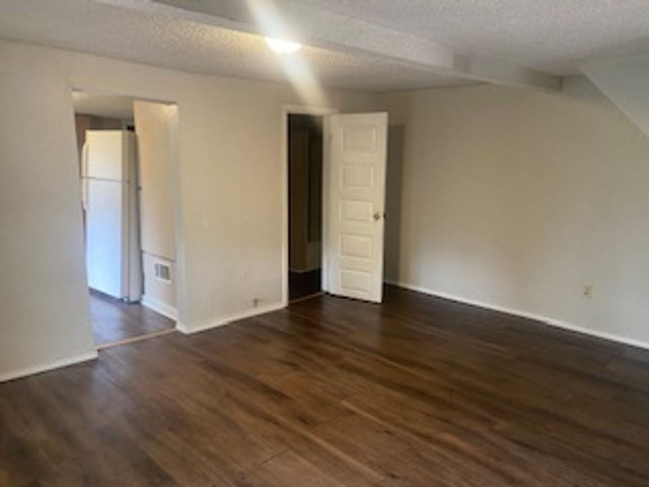 1659 S Maple Ave - Photo 2 of 11