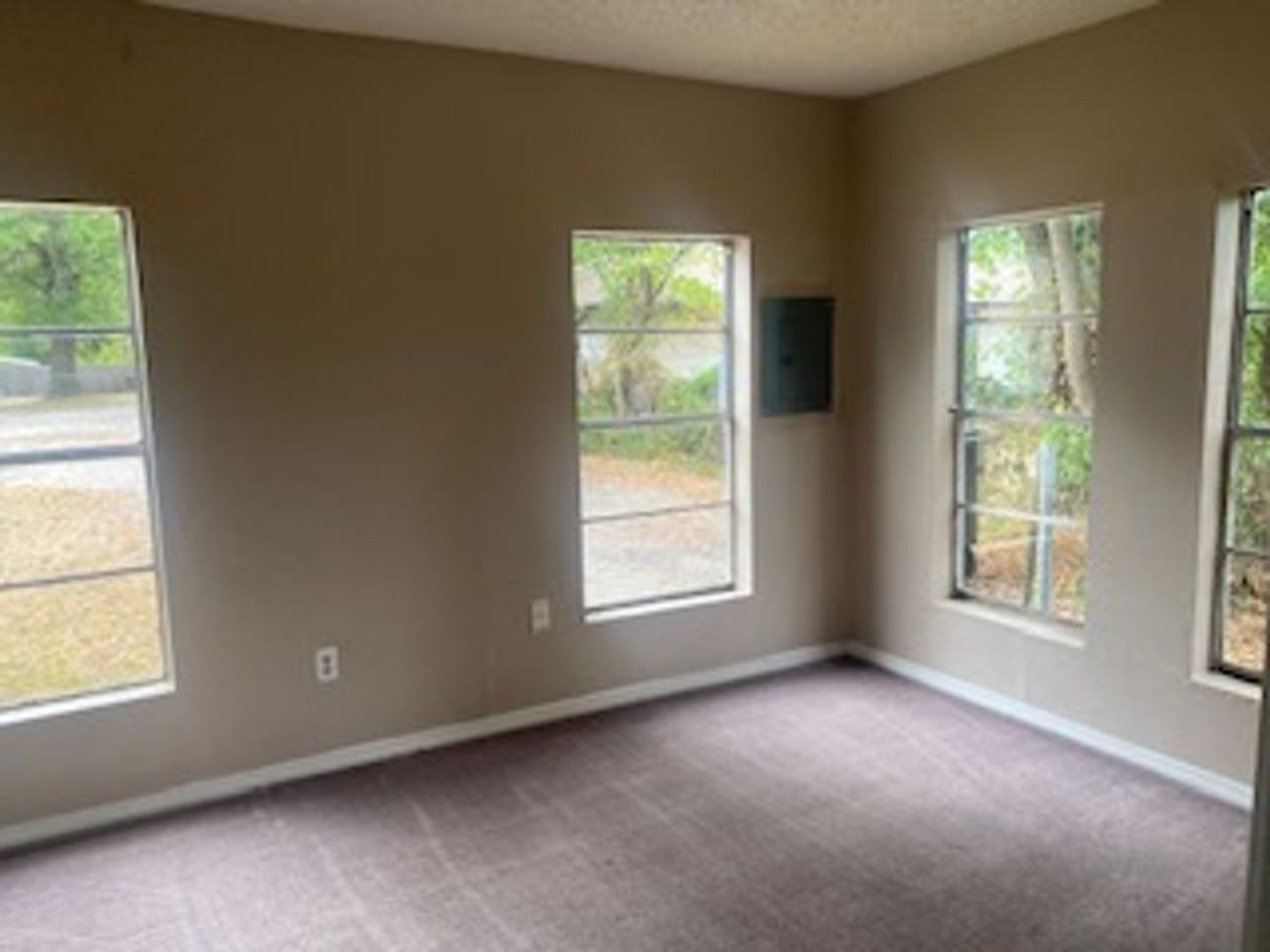1659 S Maple Ave - Photo 4 of 11