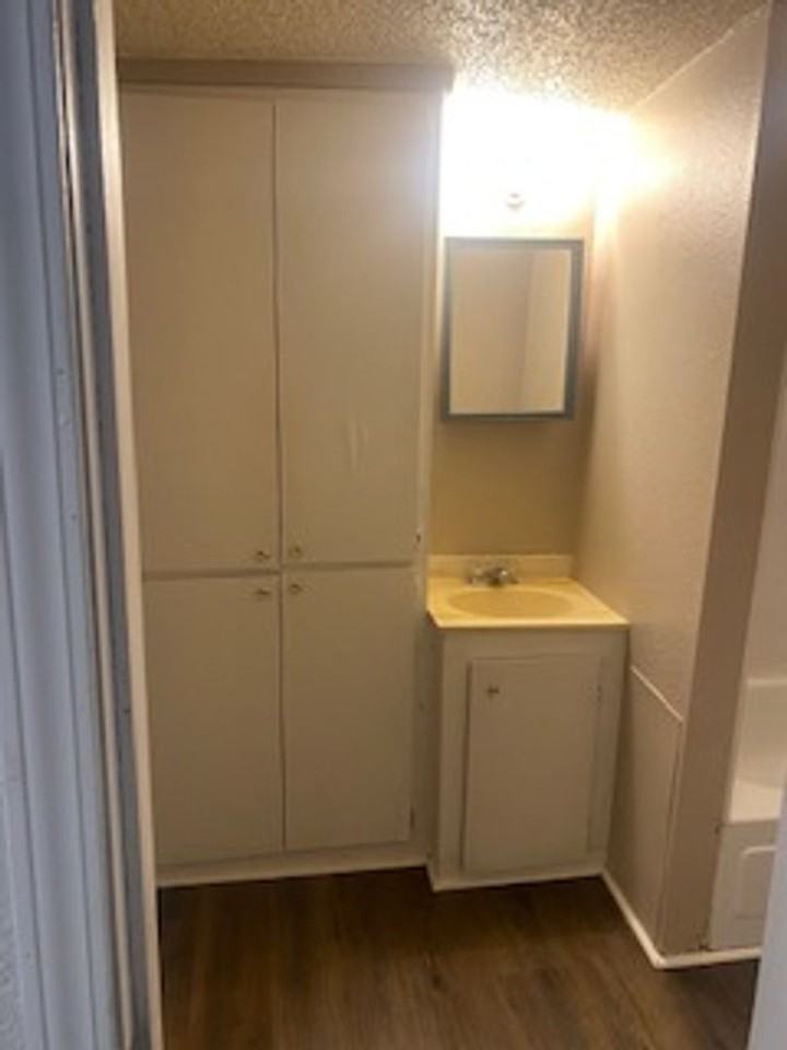 1659 S Maple Ave - Photo 5 of 11