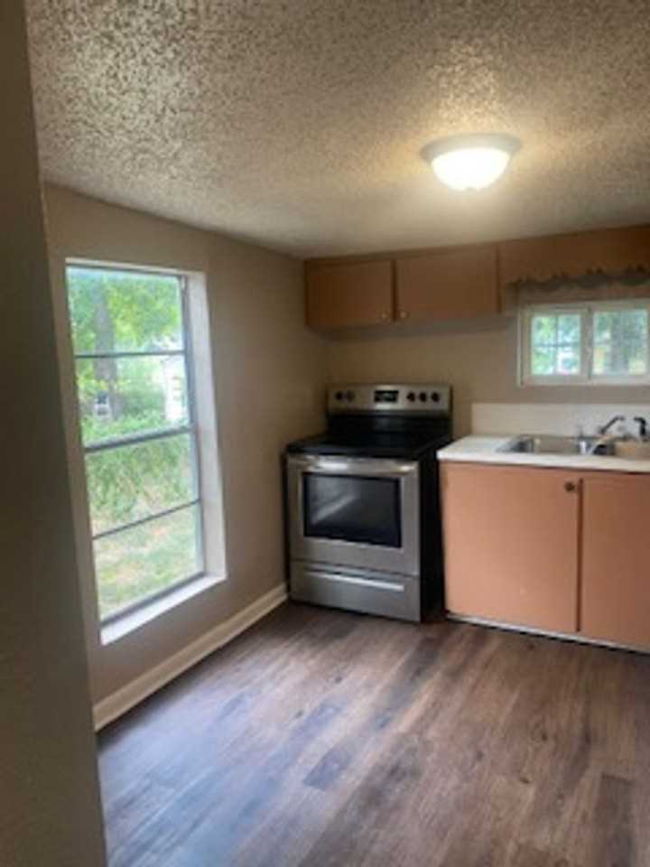 1659 S Maple Ave - Photo 7 of 11