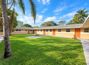 921 SW 15 Ave - Photo 1 of 1