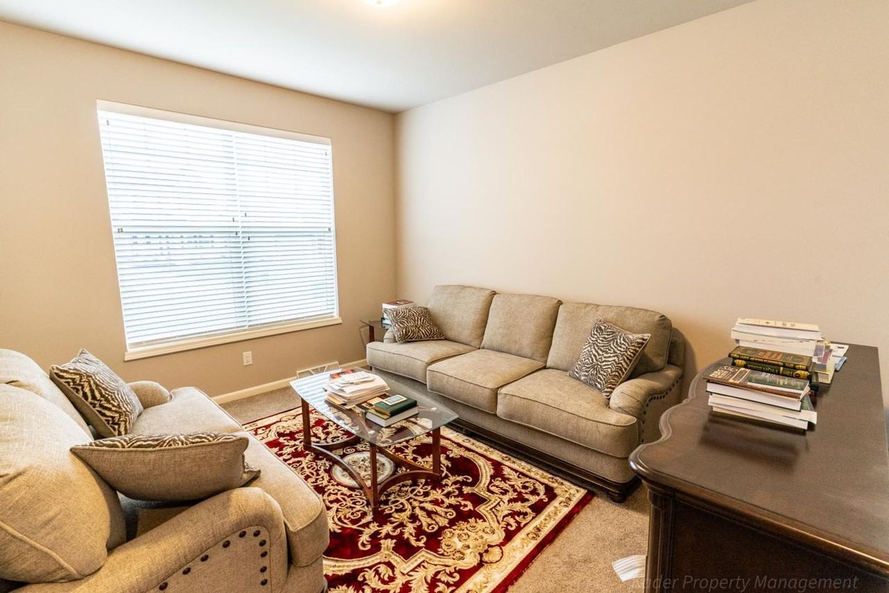 6142 Pine Ridge Way - Photo 2 of 33