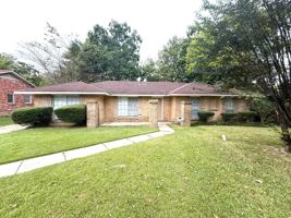 featured image of 2108 E Aberdeen Dr