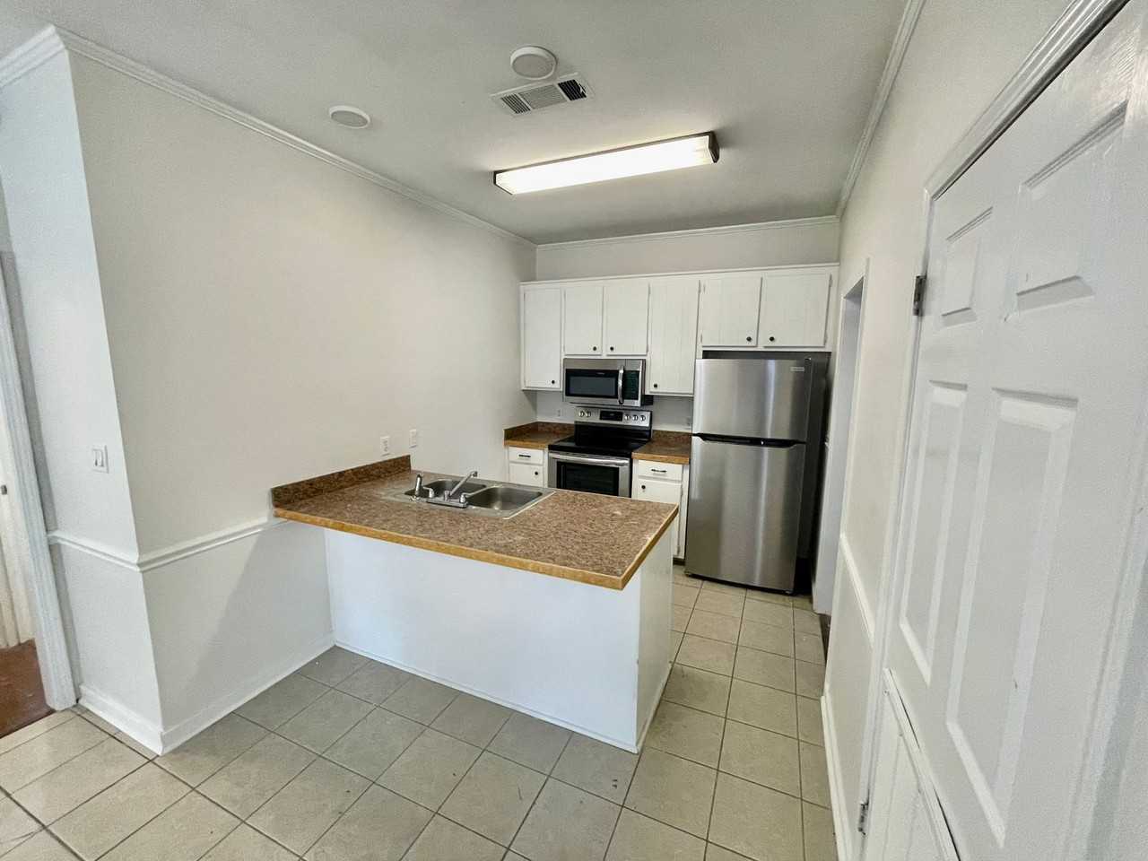 2007 Red Oak Dr - Photo 4 of 10