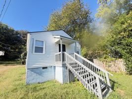 featured image of 809 Oval St