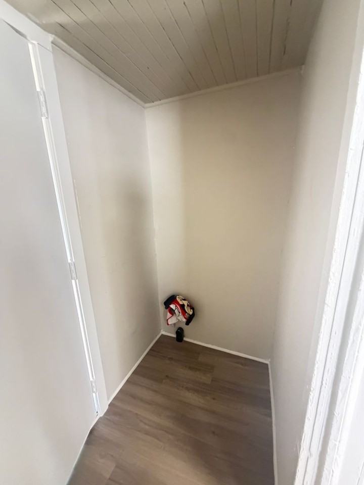 809 Oval St - Photo 7 of 12