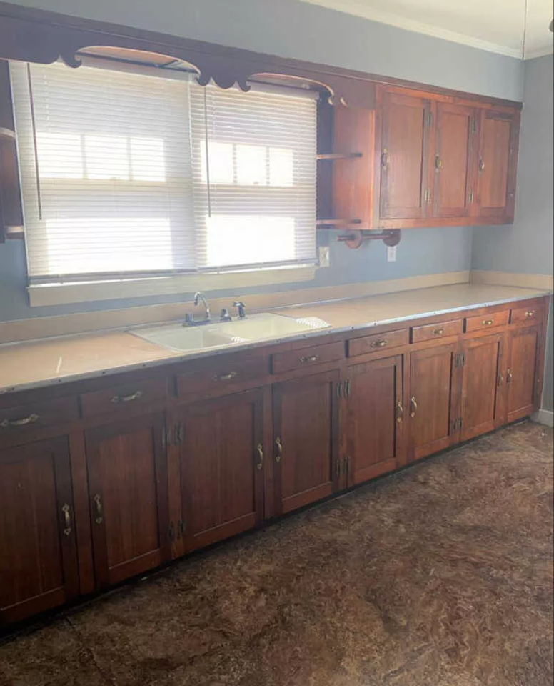 1055 Alexander Rd - Photo 2 of 6