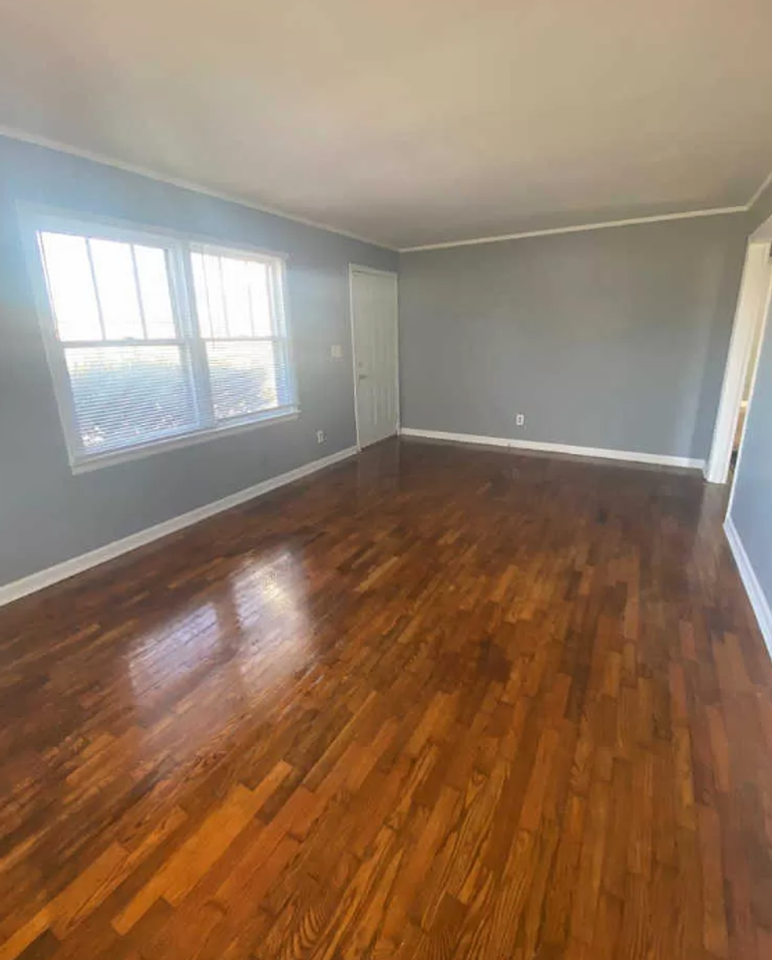 1055 Alexander Rd - Photo 4 of 6