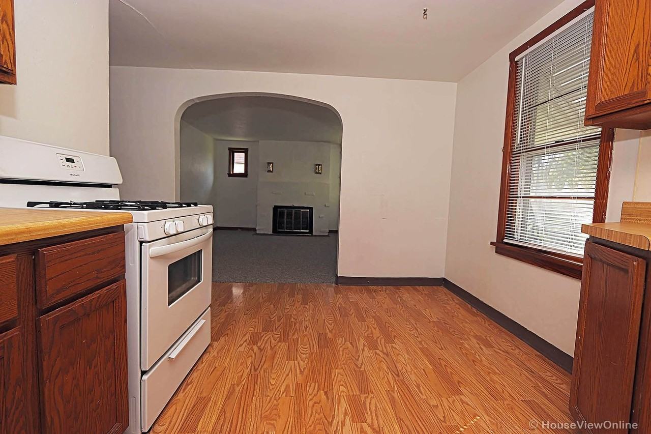 1220 Jefferson Ave - Photo 7 of 14