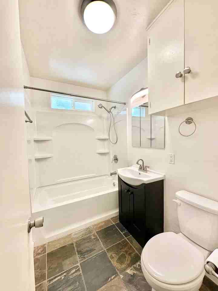 2510 Live Oak Park Rd #3 - Photo 7 of 35
