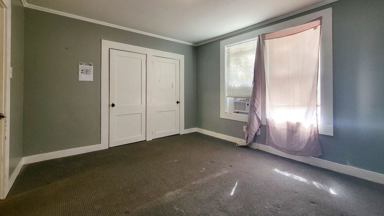 1408 Flower St - Photo 5 of 9