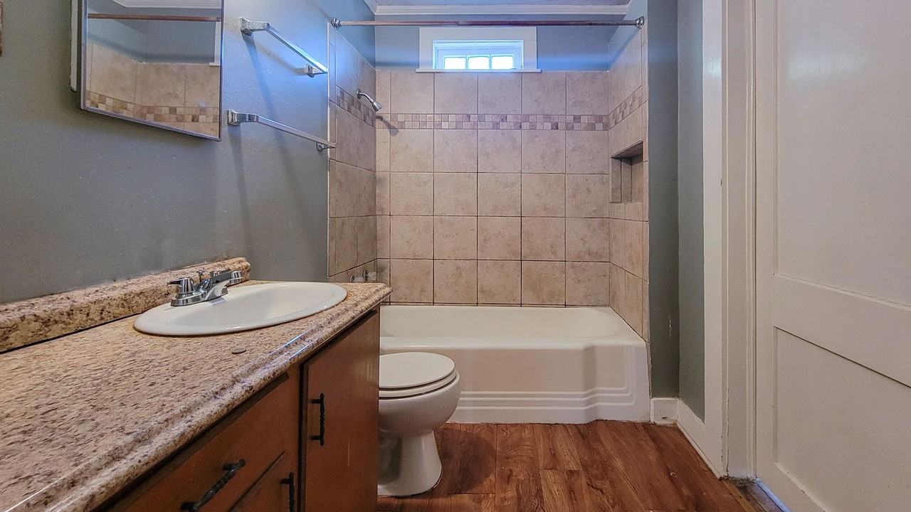 1408 Flower St - Photo 7 of 9