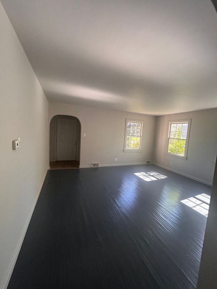 4026 Weisser Park Ave - Photo 2 of 8