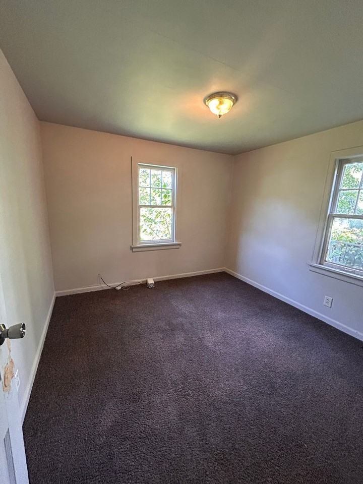 4026 Weisser Park Ave - Photo 5 of 8