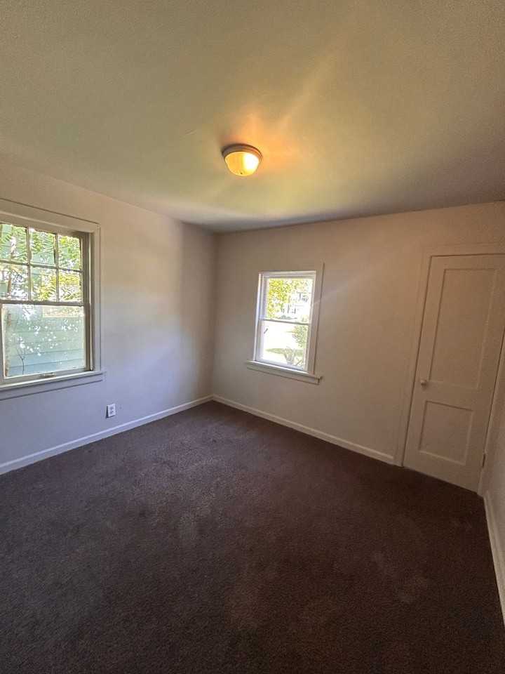 4026 Weisser Park Ave - Photo 6 of 8