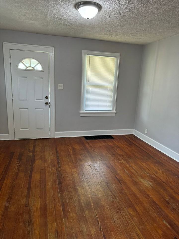 1715 E Tabor St - Photo 2 of 8