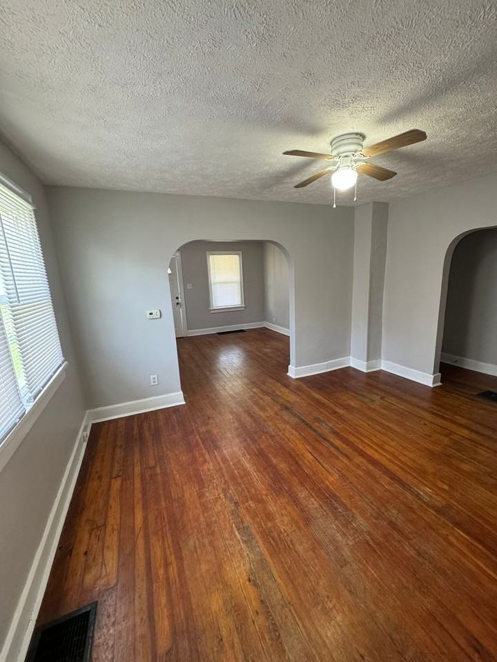 1715 E Tabor St - Photo 4 of 8
