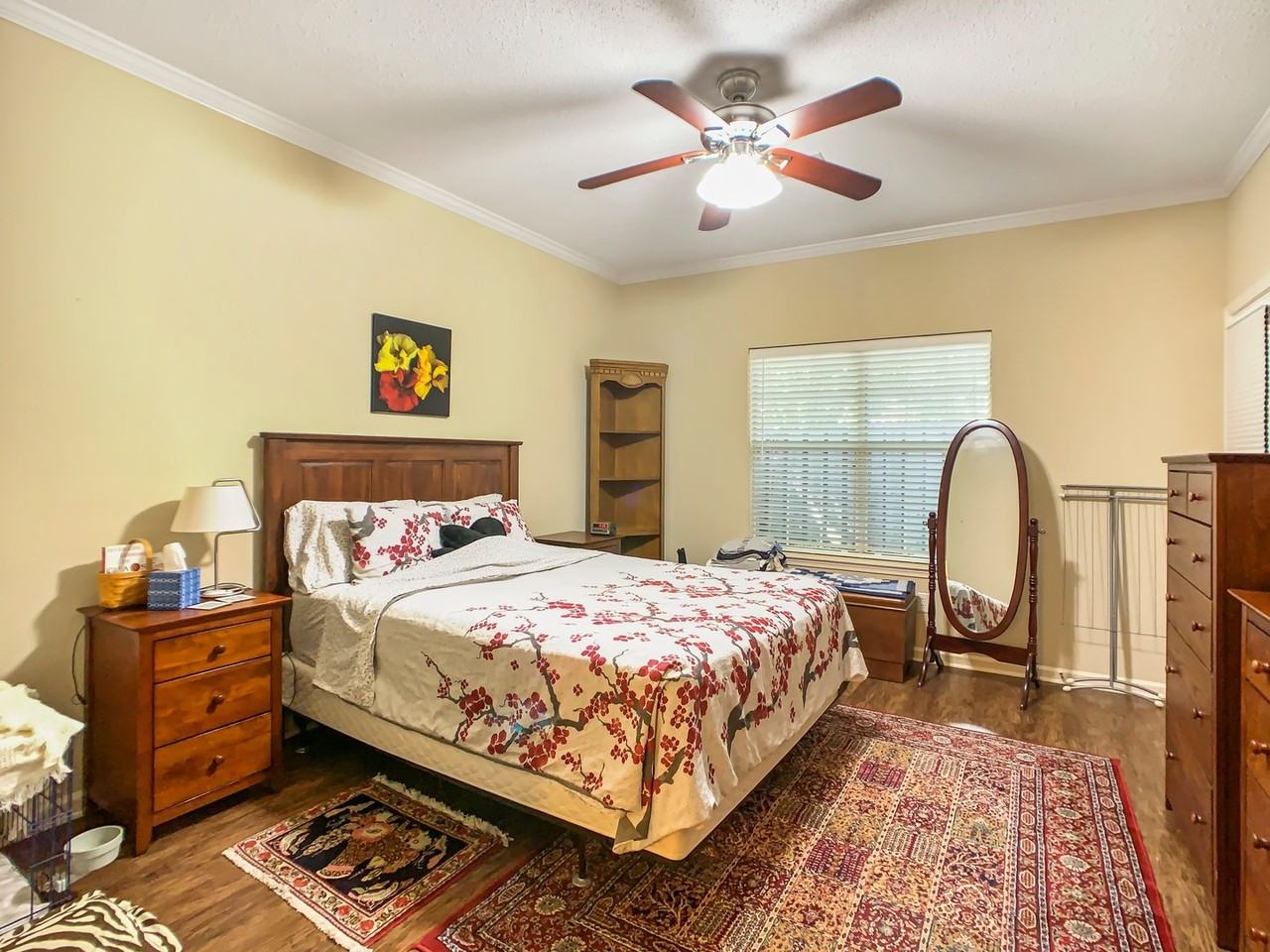 5 Thornbury - Photo 2 of 6