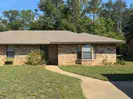 featured image of 10728 Kiamichi Dr