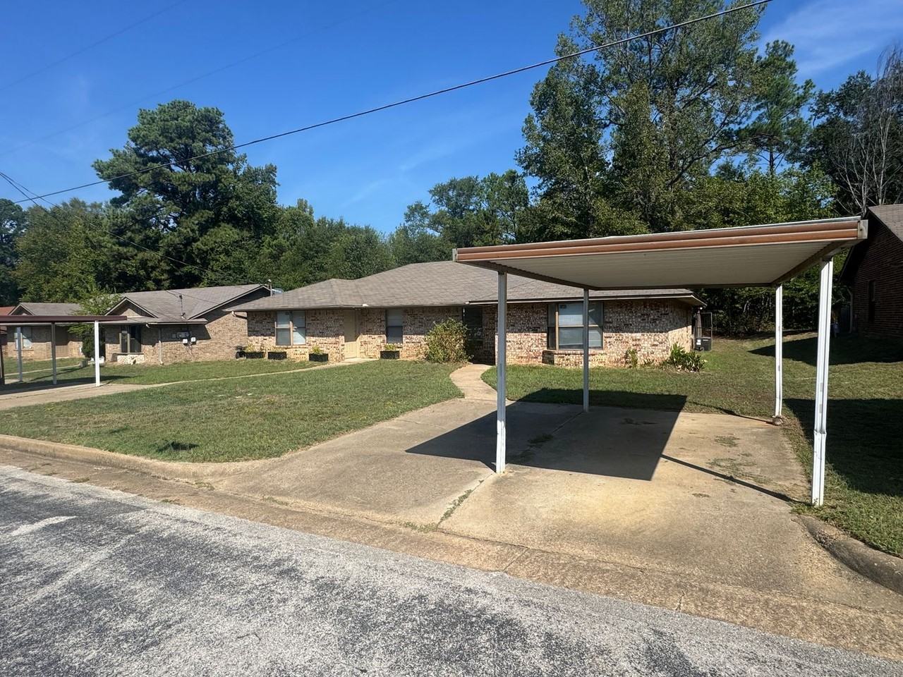 10728 Kiamichi Dr - Photo 2 of 24