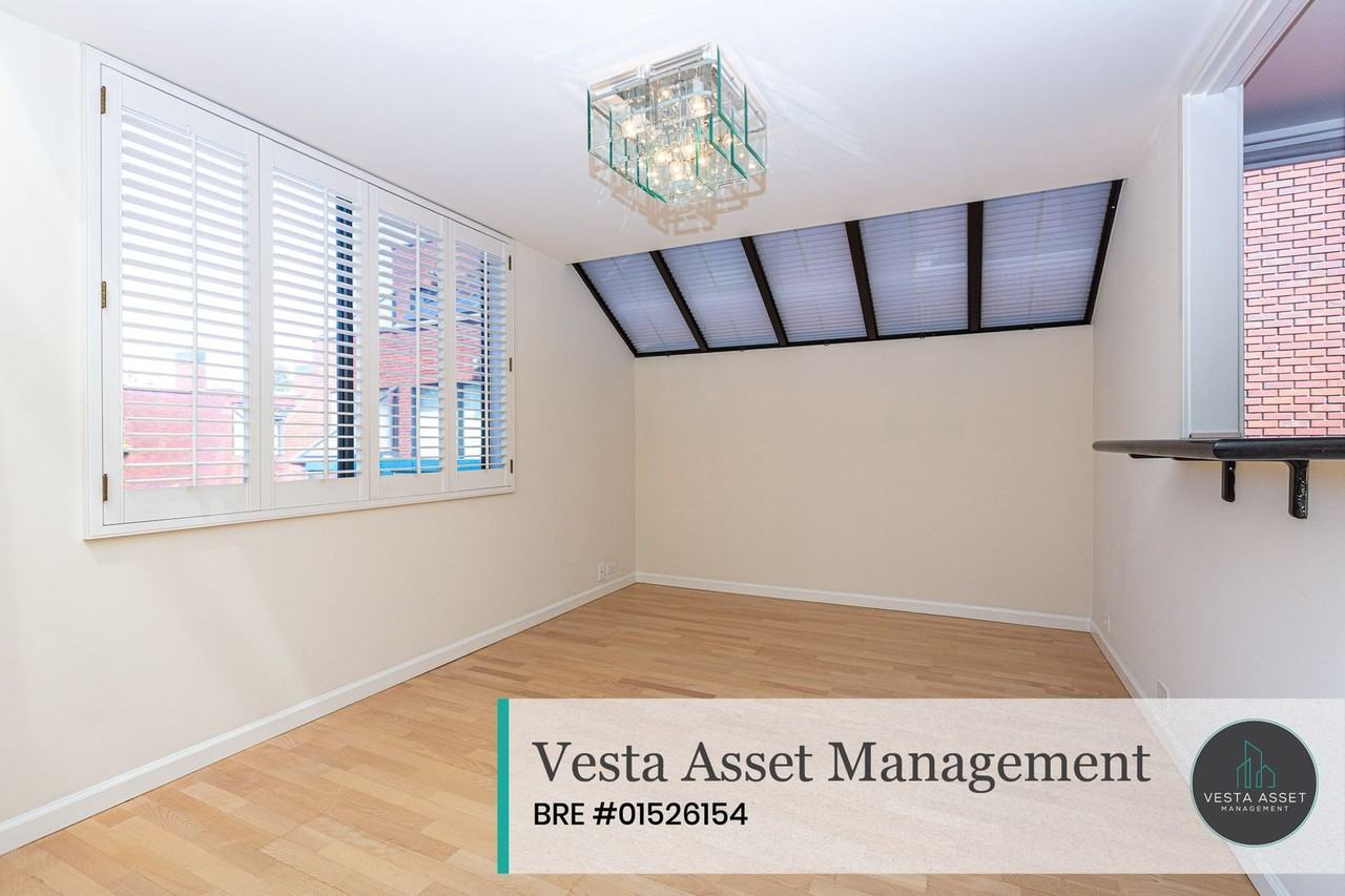 640 Davis St #42 - Photo 5 of 35
