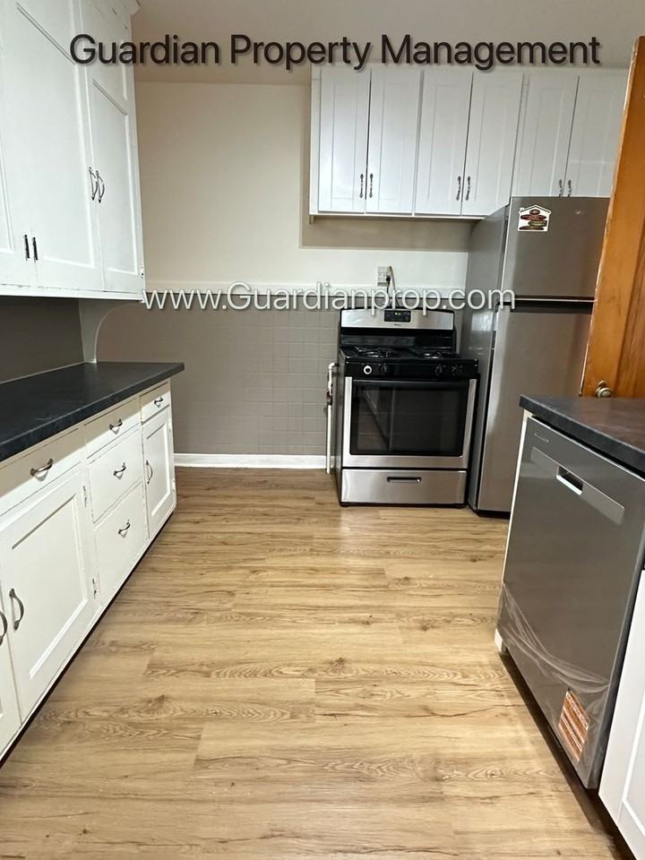 3917-3919 3917-3919 France AveS - 3919 #3919 - Photo 5 of 16