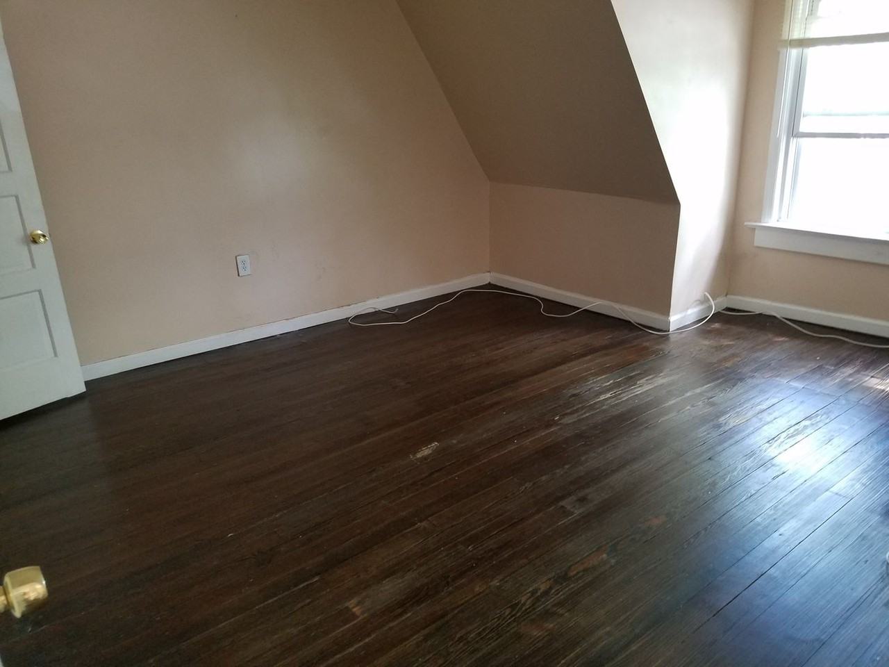 463 4th Ave W - Photo 3 of 14