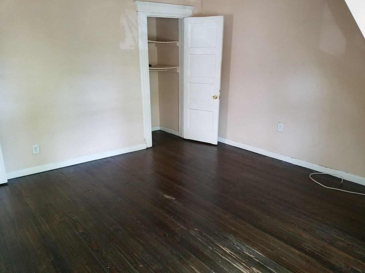 463 4th Ave W - Photo 4 of 14