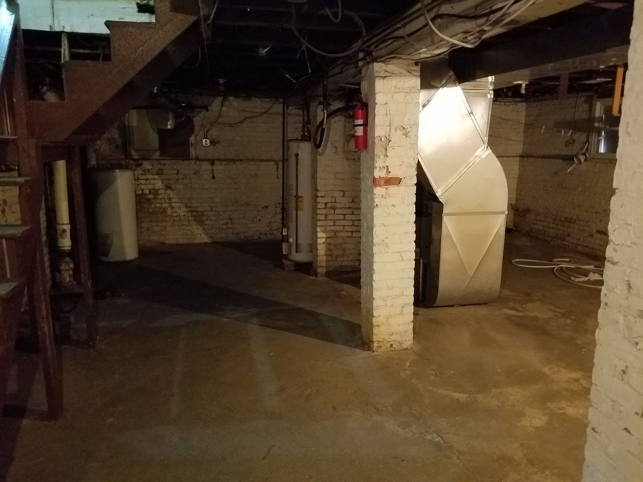 463 4th Ave W - Photo 5 of 14
