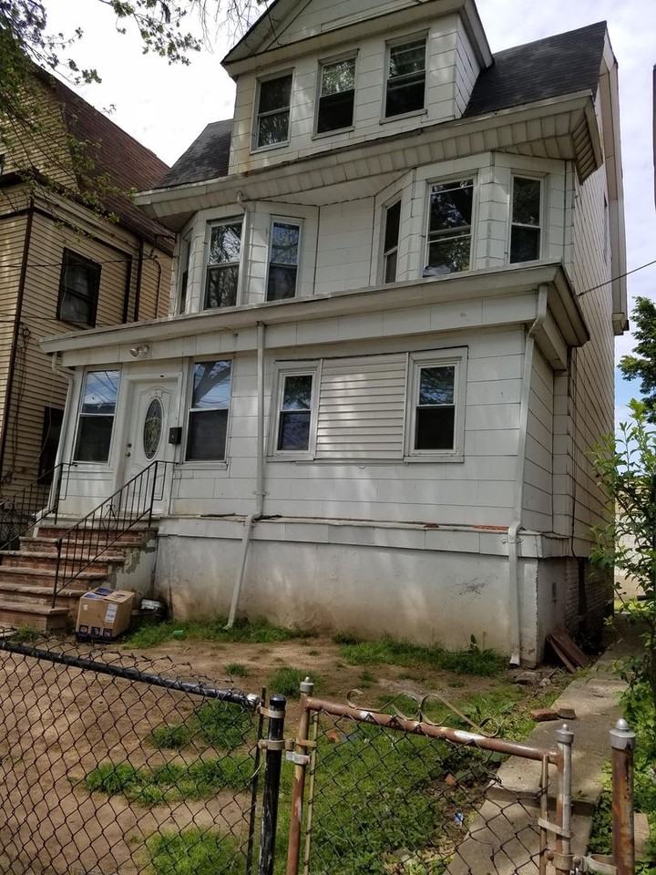 463 4th Ave W - Photo 6 of 14