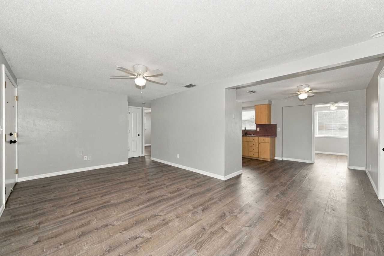 4719 Bonton Dr - Photo 7 of 19