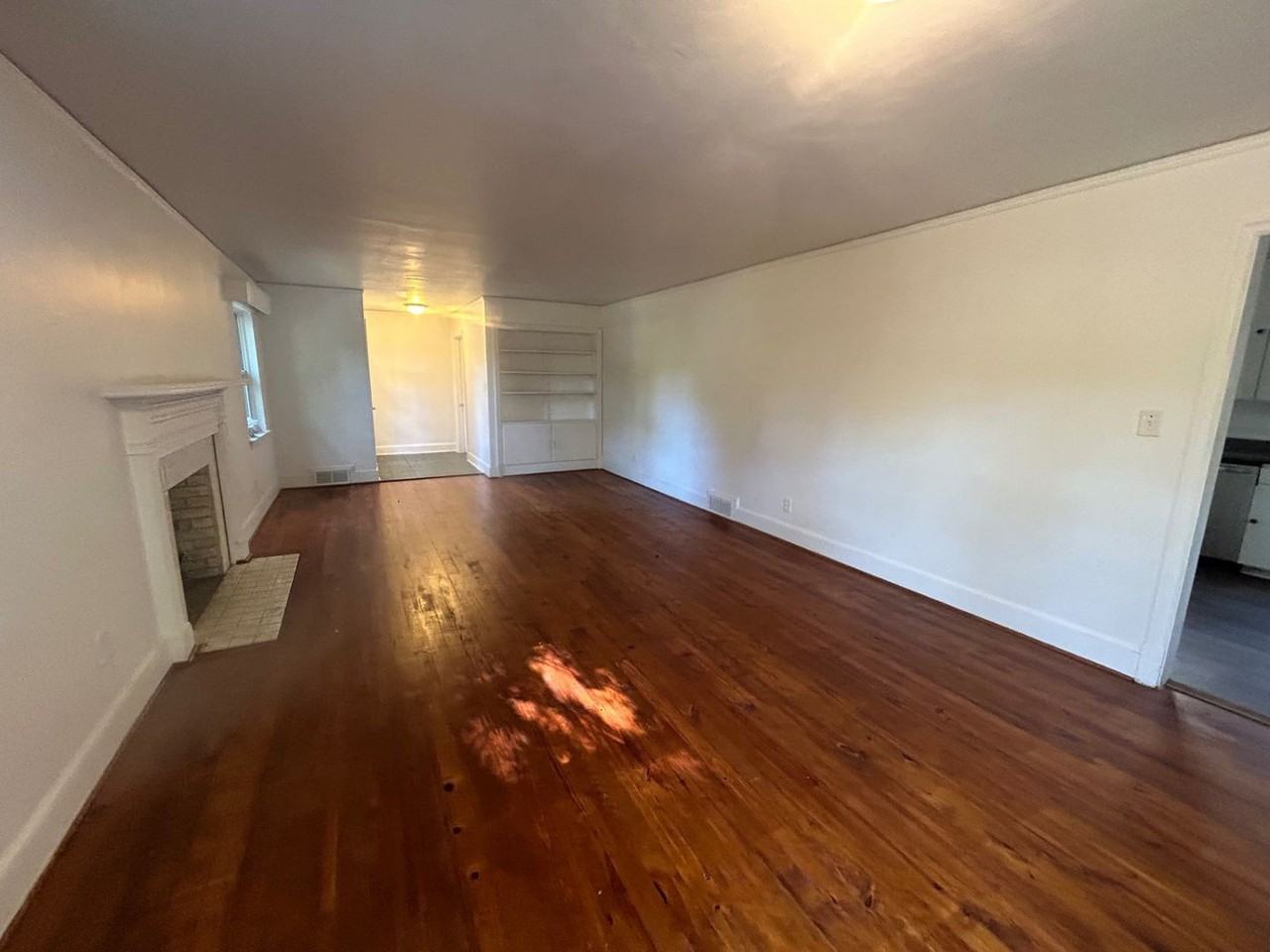 4725 Kilbourne Rd - Photo 4 of 32