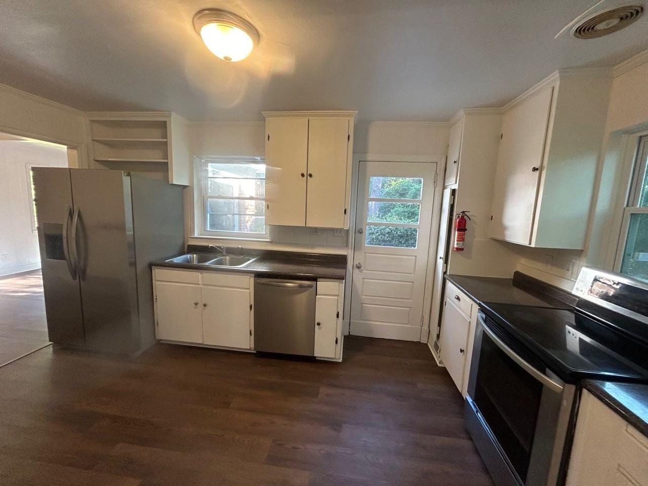 4725 Kilbourne Rd - Photo 7 of 32