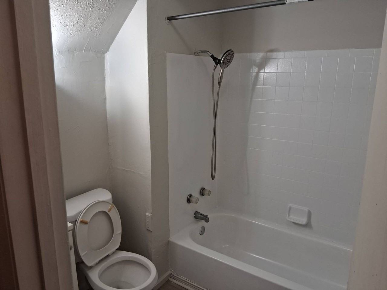 2246 E 86th St - Photo 5 of 19