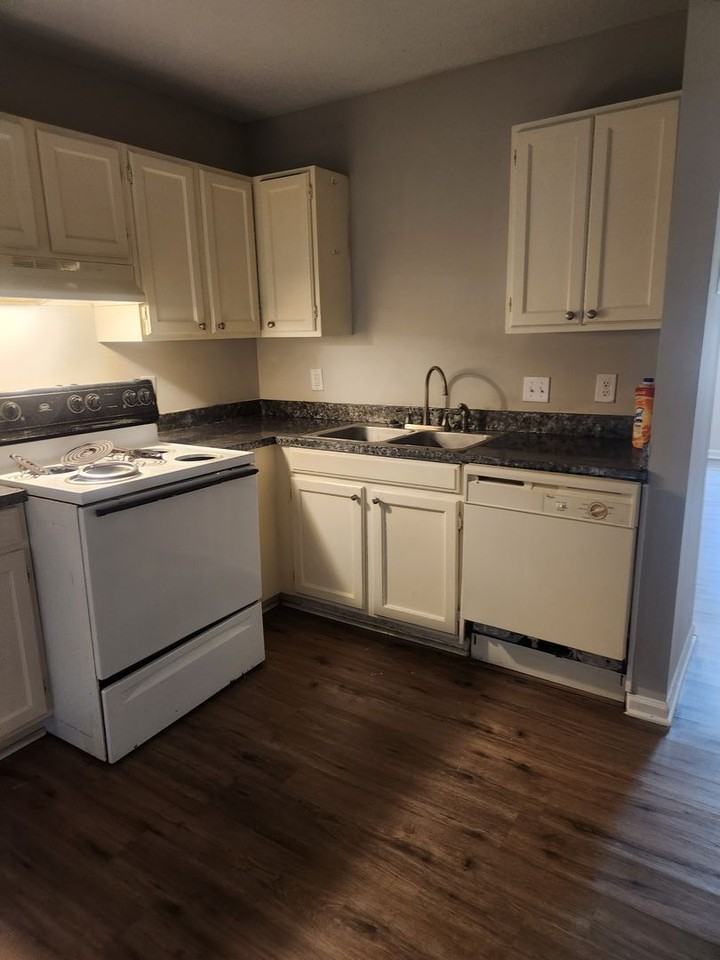 142 Villa Ct Apt C - Photo 5 of 26