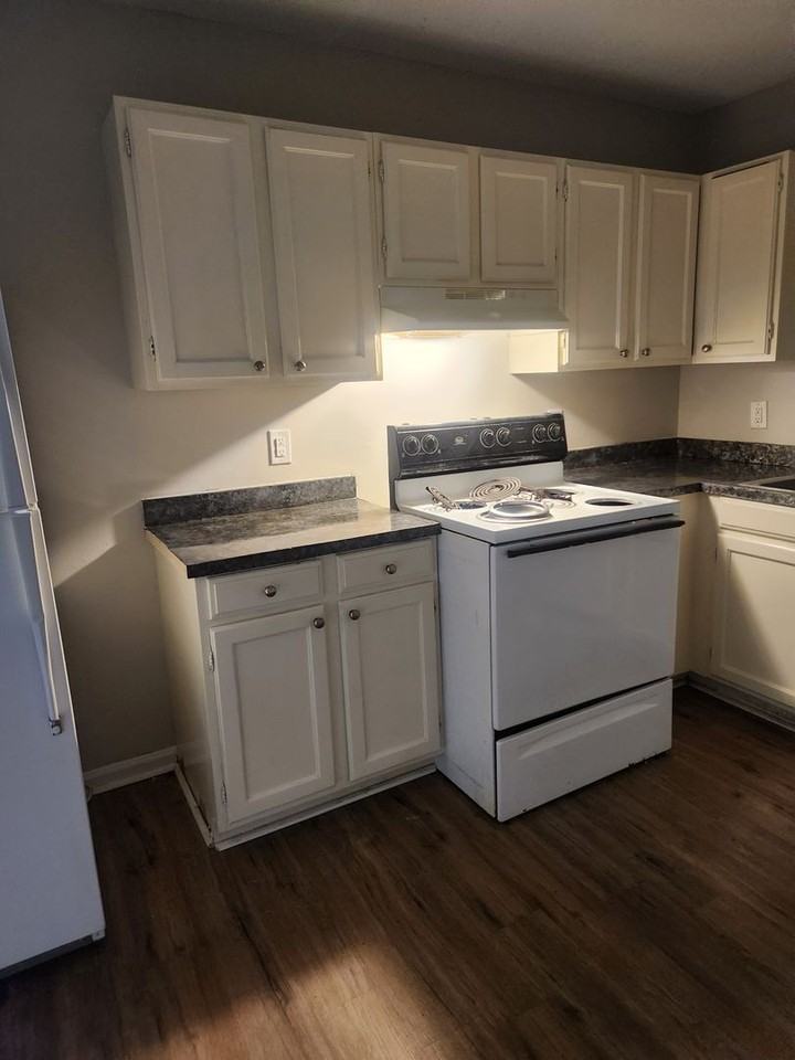 142 Villa Ct Apt C - Photo 6 of 26