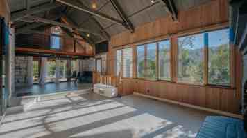 featured image of 21190 Locust Dr