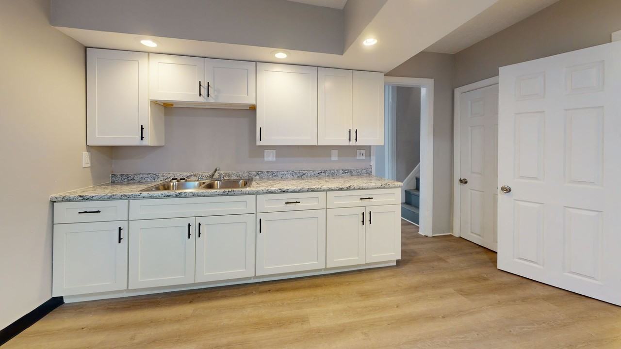 6906 Gertrude Ave - Photo 7 of 32