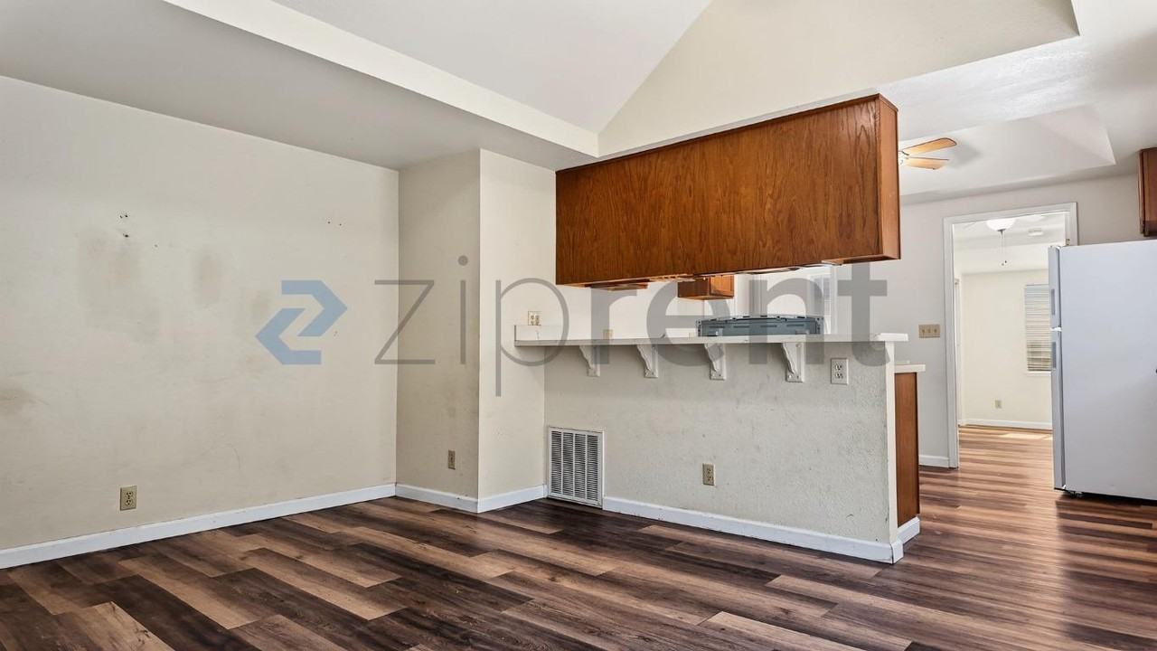739 Indiana St #A - Photo 6 of 24