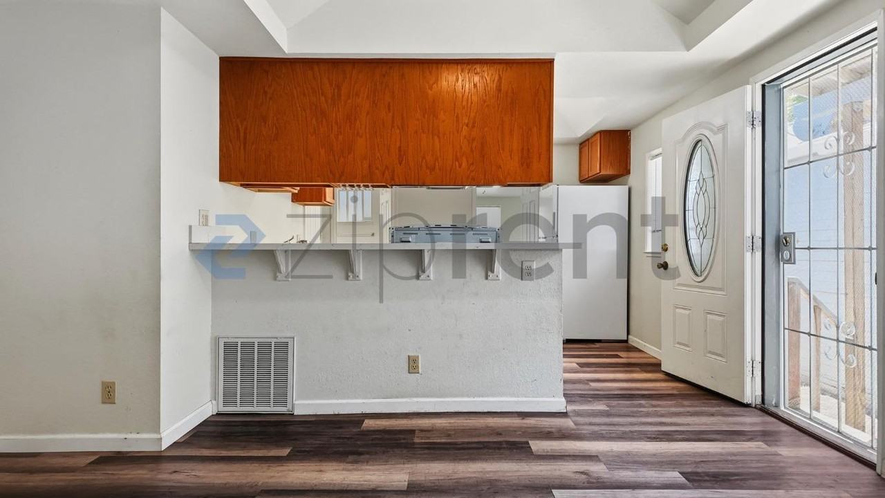 739 Indiana St #A - Photo 7 of 24