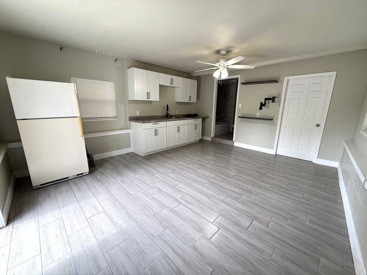 3419 19th St E - Photo 3 of 6