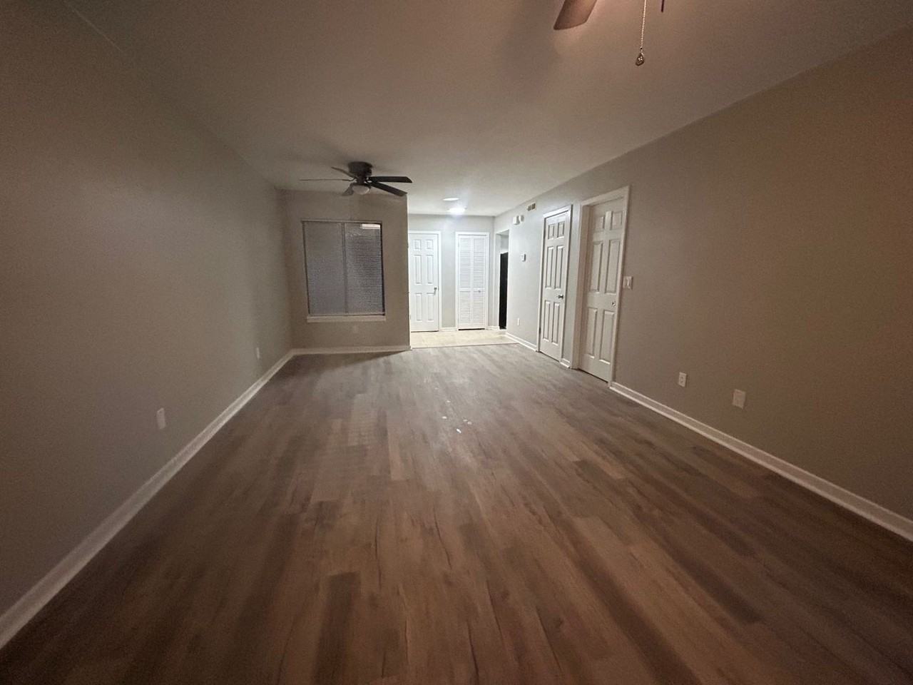 1002 Village Creek Dr - Photo 6 of 25