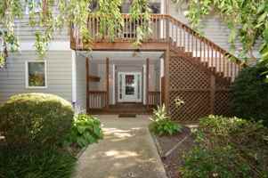 featured image of 33670 Stratford Rd