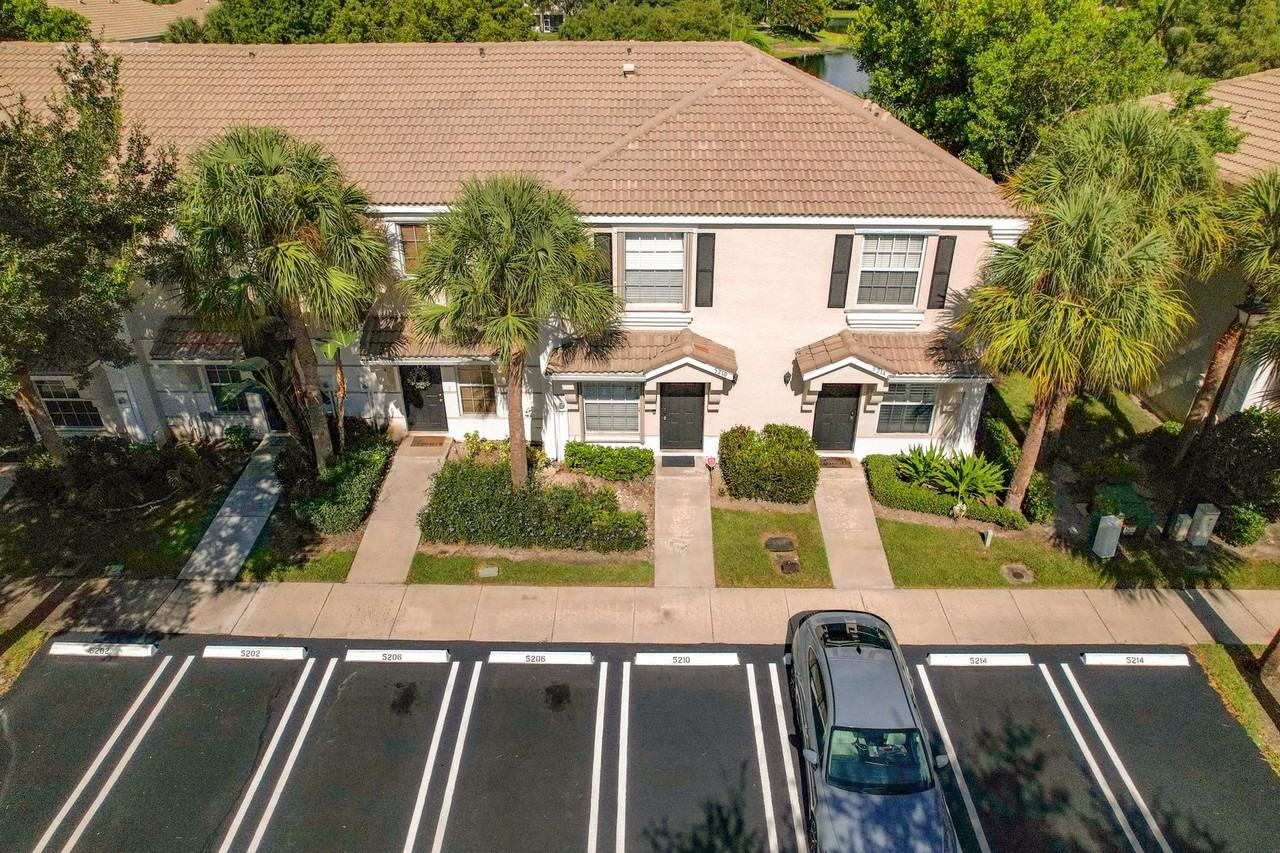 5210 Palmbrooke Cir - Photo 4 of 50