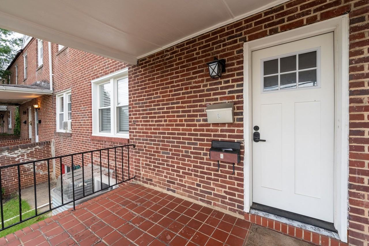 1047 Desoto Rd. - Photo 2 of 30