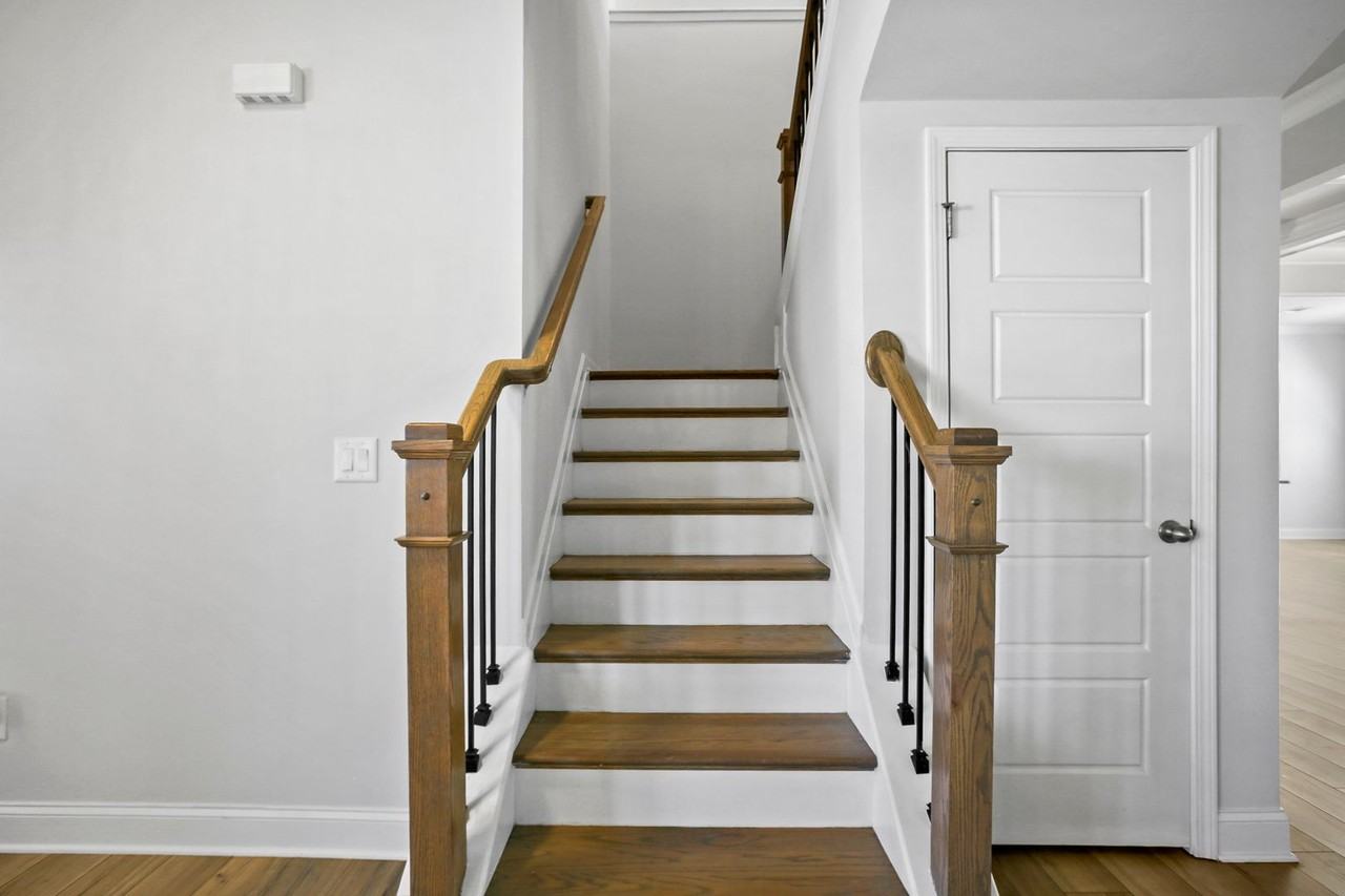 1552 Dover Creek Ln - Photo 6 of 30