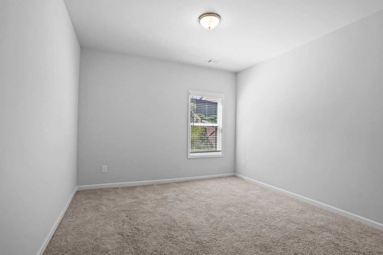 1552 Dover Creek Ln - Photo 7 of 30