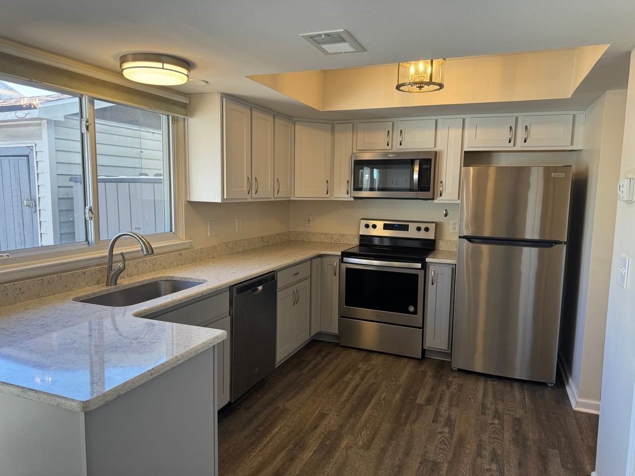 327 Huntington Ridge Dr - Photo 3 of 39