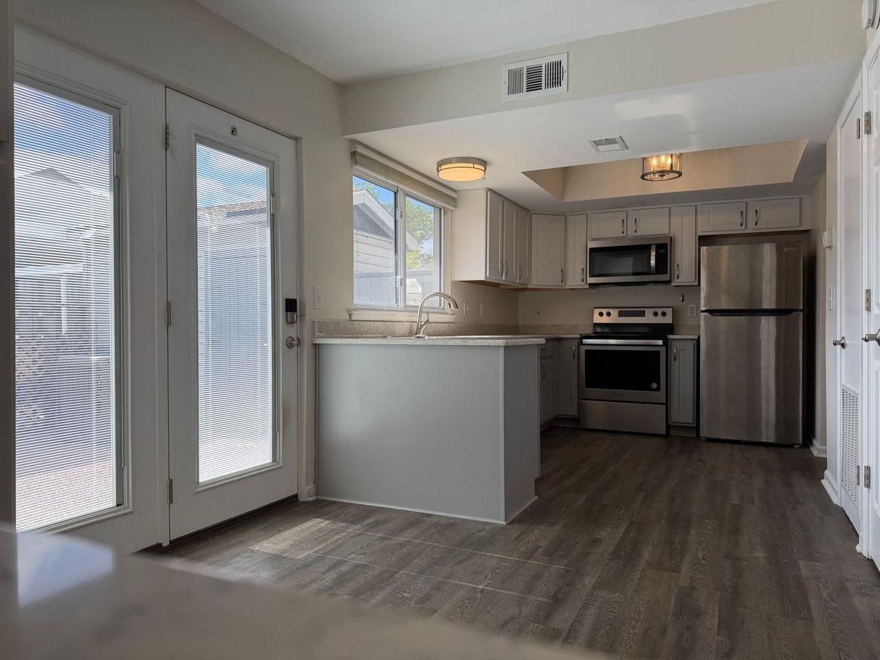 327 Huntington Ridge Dr - Photo 4 of 39